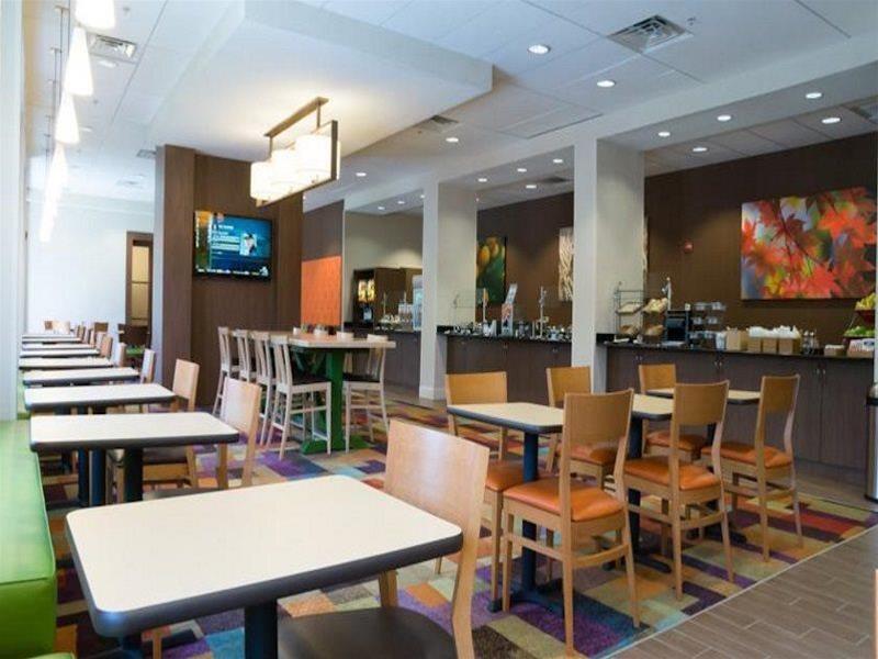 Fairfield Inn & Suites By Marriott Orlando International Drive/Convention Center Williamsburg Bagian luar foto